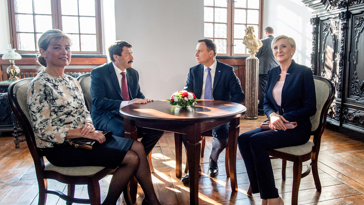 Chcemy, aby Unia Europejska istniała i aby jak najlepiej się rozwijała - zapewniał dzisiaj prezydent Andrzej Duda podczas obchodów Dni Przyjaźni Polsko-Węgierskiej, które odbywają się w Piotrkowie Trybunalskim.
