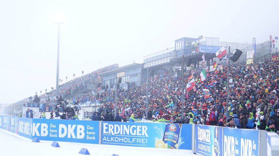 Trybuna stadionu biathlonowego w Oberhofie