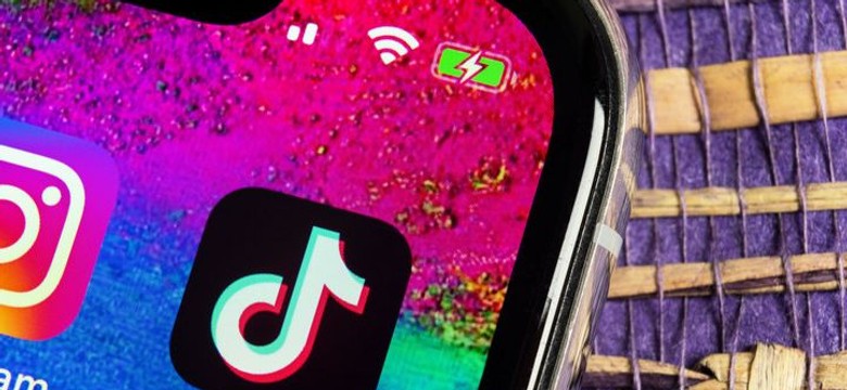 TikTok "ośrodkiem działań antypaństwowych"? Popularna wśród nastolatków aplikacja ma kłopoty