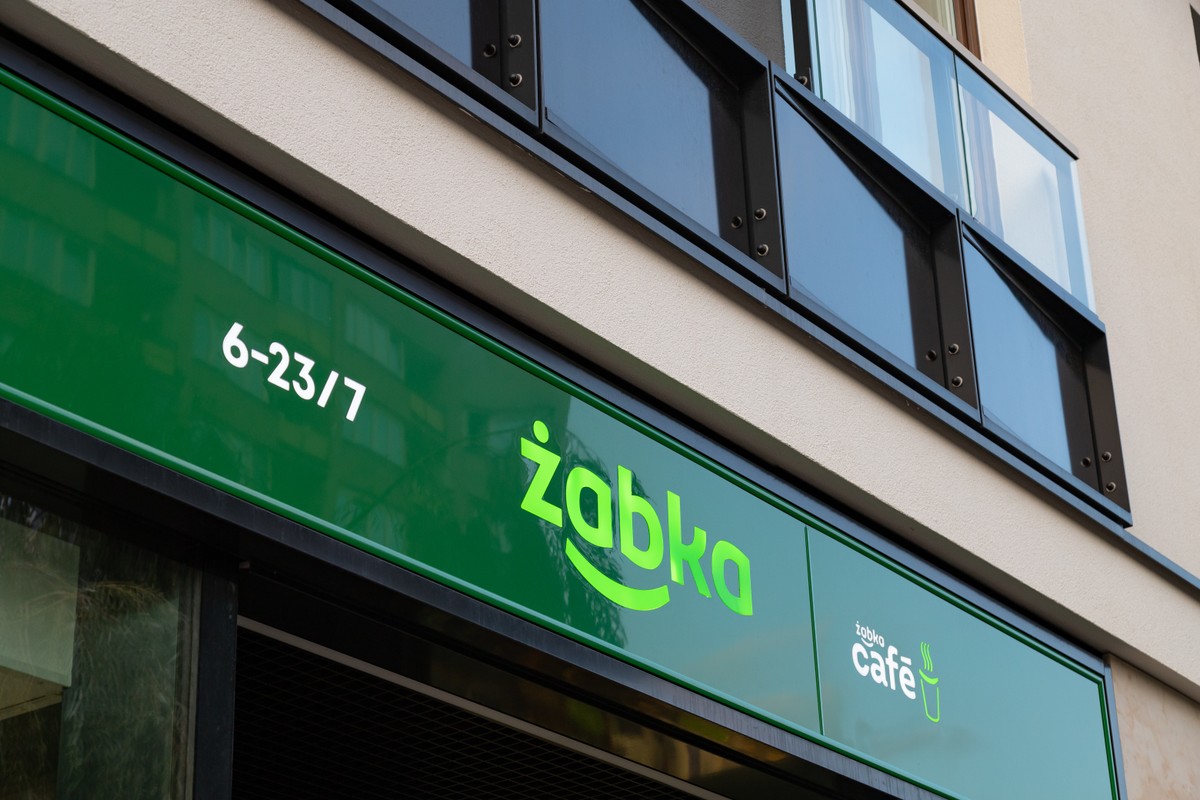 Czy sklepy sieci Żabka będą otwarte 1 maja?