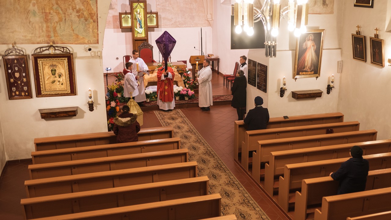 Wolne w Wielki Piątek? Polacy wyrazili zdanie [SONDAŻ]