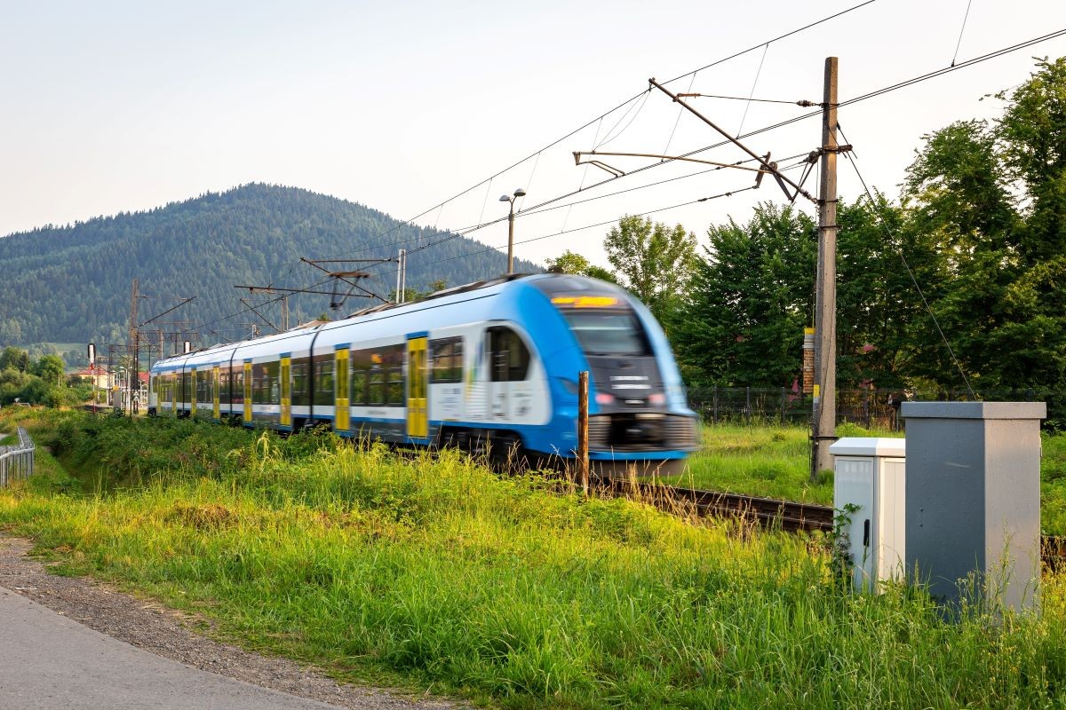 Odbudowują kolejną linię kolejową. Pociągi wróciłyby tam po 25 latach