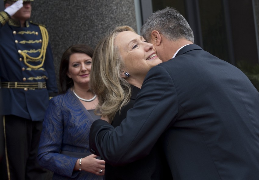 Pozdrav Klintonove i Hašima Tačija