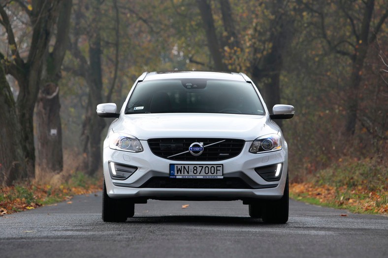 Volvo XC60 T5 R-Design - Autostradowa terenówka