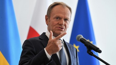 Donald Tusk składa obietnice w sprawie ceny paliwa. Podaje dokładną kwotę, ile będzie kosztować