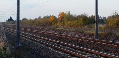 Rzucił się pod pociąg, bo zabił żonę?