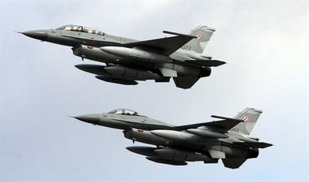 Pożar w bazie polskich myśliwców F-16