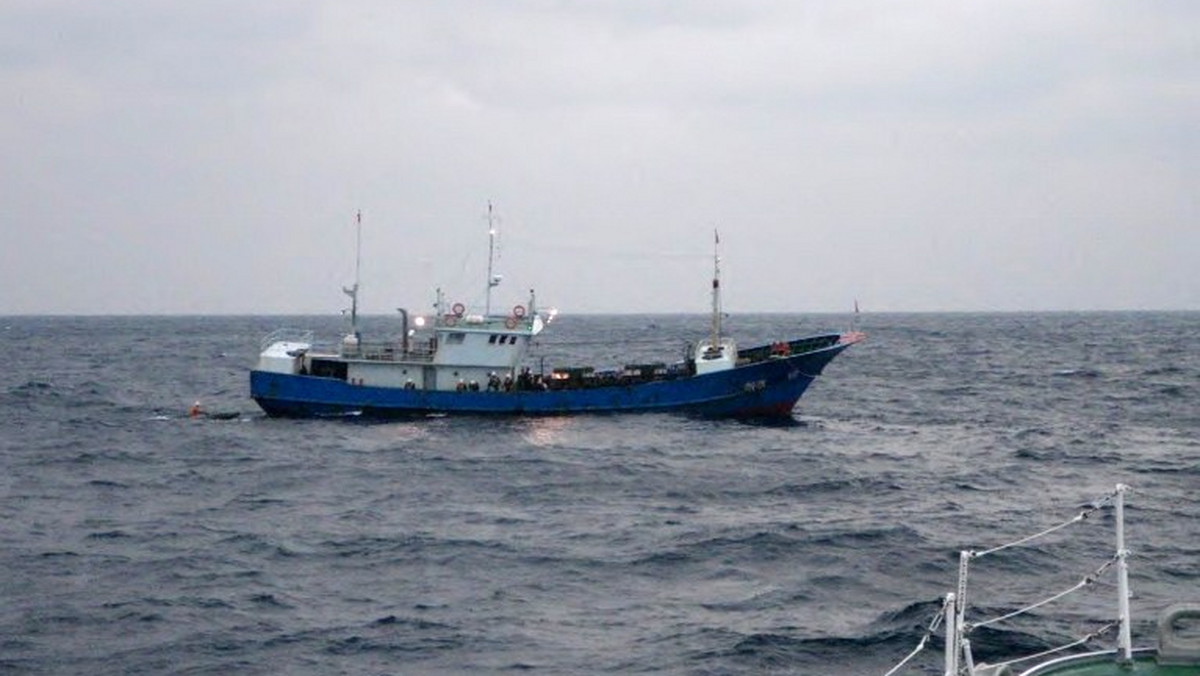 Władze rosyjskie zatrzymały 36 chińskich rybaków i przejęły dwa statki rybackie za łowienie w wyłącznej strefie ekonomicznej w regionie Kraju Nadmorskiego na rosyjskim Dalekim Wschodzie - poinformowała we wtorek chińska agencja Xinhua.
