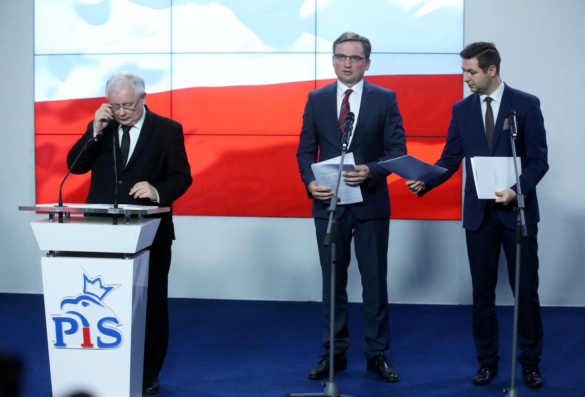 Prezes PiS Jarosław Kaczyński, minister sprawiedliwości Zbigniew Ziobro i wiceminister sprawiedliwości Patryk Jaki
