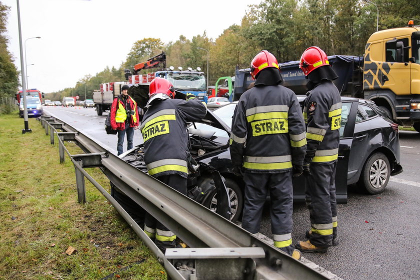 Karambol na obwodnicy Trójmiasta. Zderzyło się 7 pojazdów