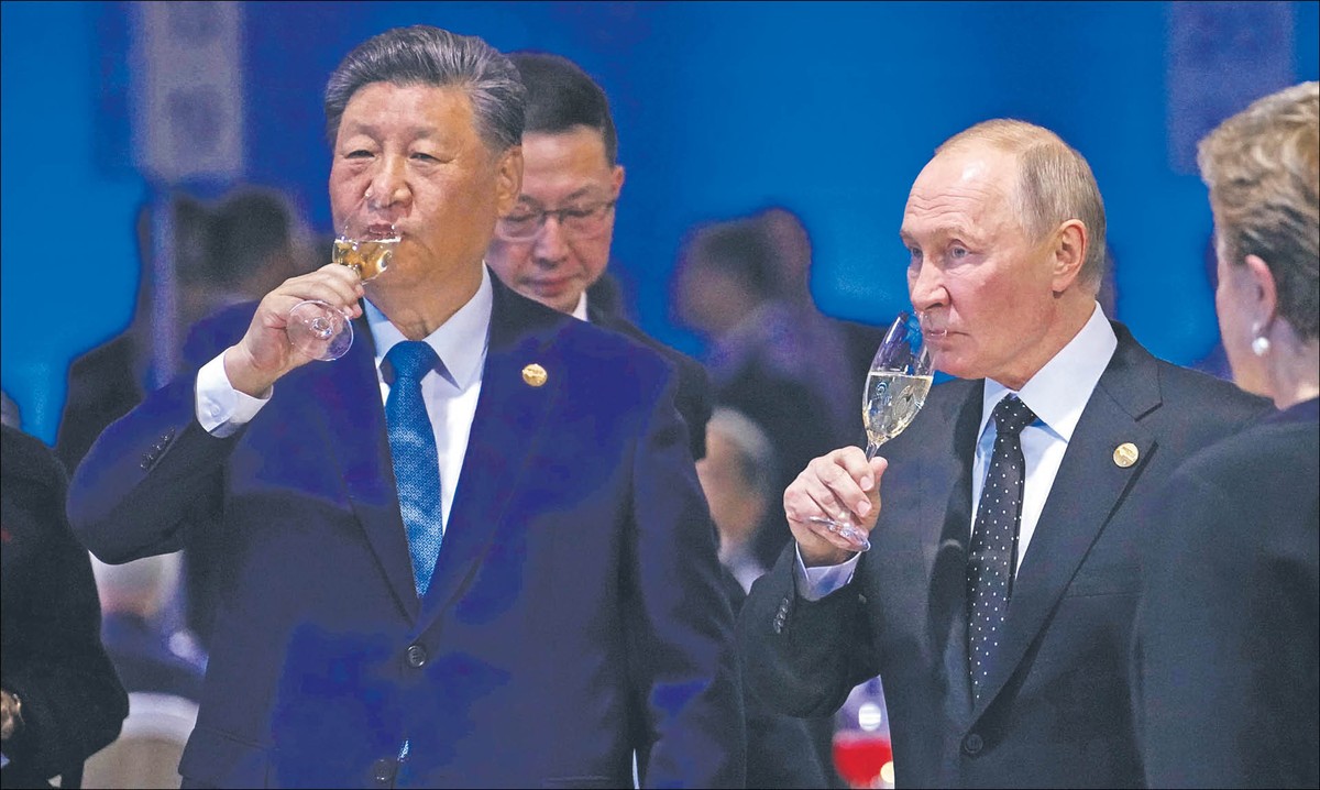 Przywódca Chin Xi Jinping i prezydent Rosji Władimir Putin