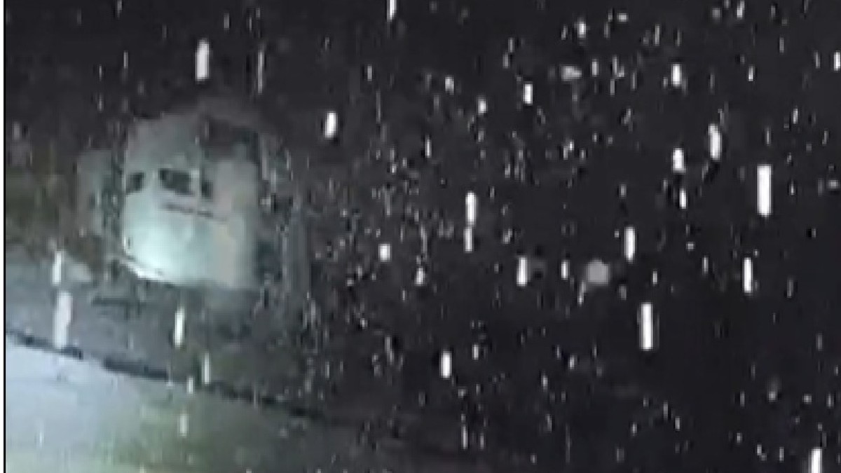 ZABELEO SE I JUG SRBIJE Pale krupne pahulje snega, sve škripi pod nogama kao usred zime (VIDEO)