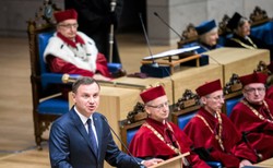 Prawnicy z UJ apelują do prezydenta Dudy. Wytykają mu podpisanie ustawy łamiącej zasady państwa demokratycznego [LIST OTWARTY]