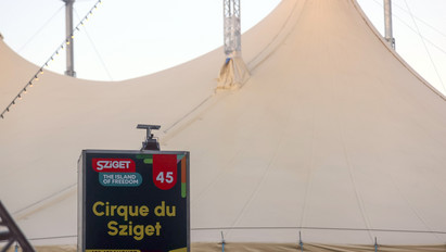 Megvan, melyik artista zuhant le a Sziget cirkuszsátránál: ilyen sérüléseket szenvedett