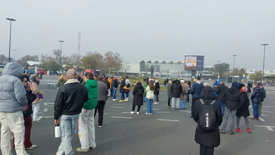 Protest Novi Sad, blokada raskrsnice kod Železničke stanice