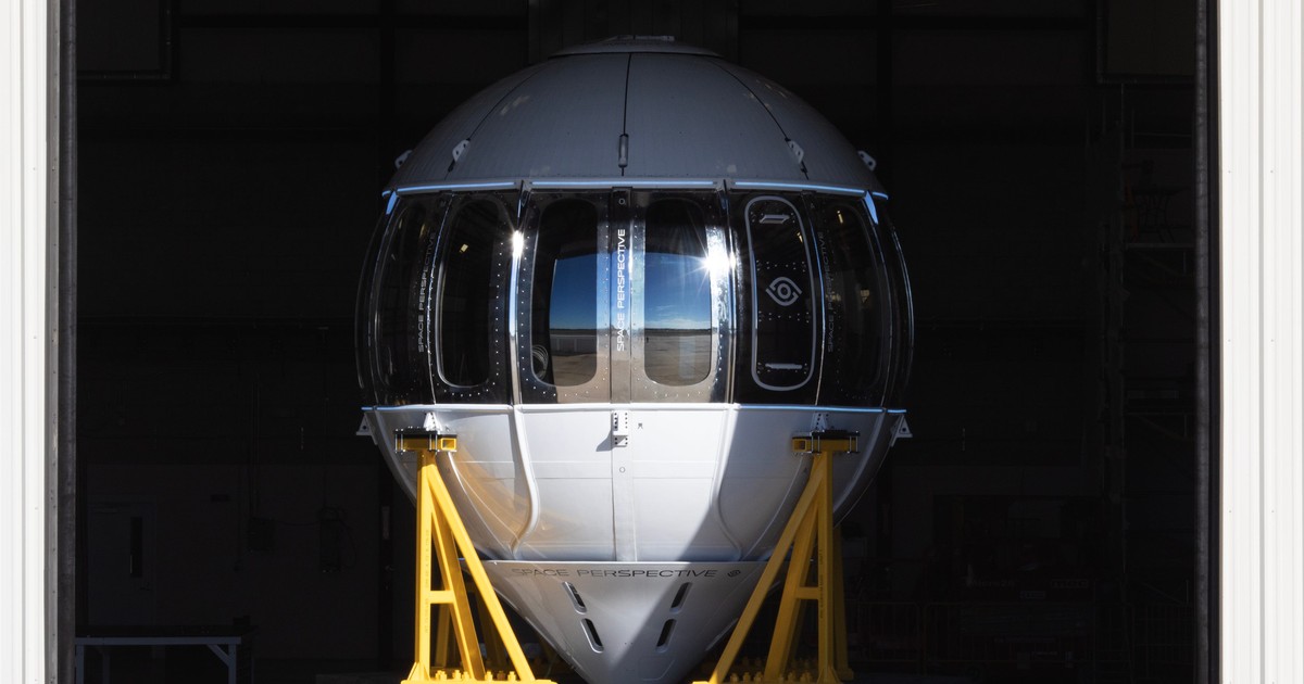 Luxury space-tourism company shows off its capsule designed to float to ...