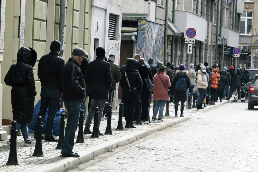 Kolejki do testowania we Wrocławiu