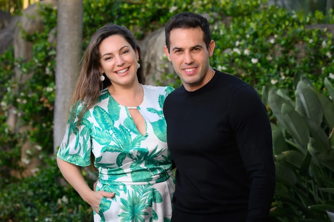 Keli Bruk sa suprugom