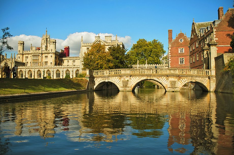 Jeden z koledży na Uniwesytecie Cambridge