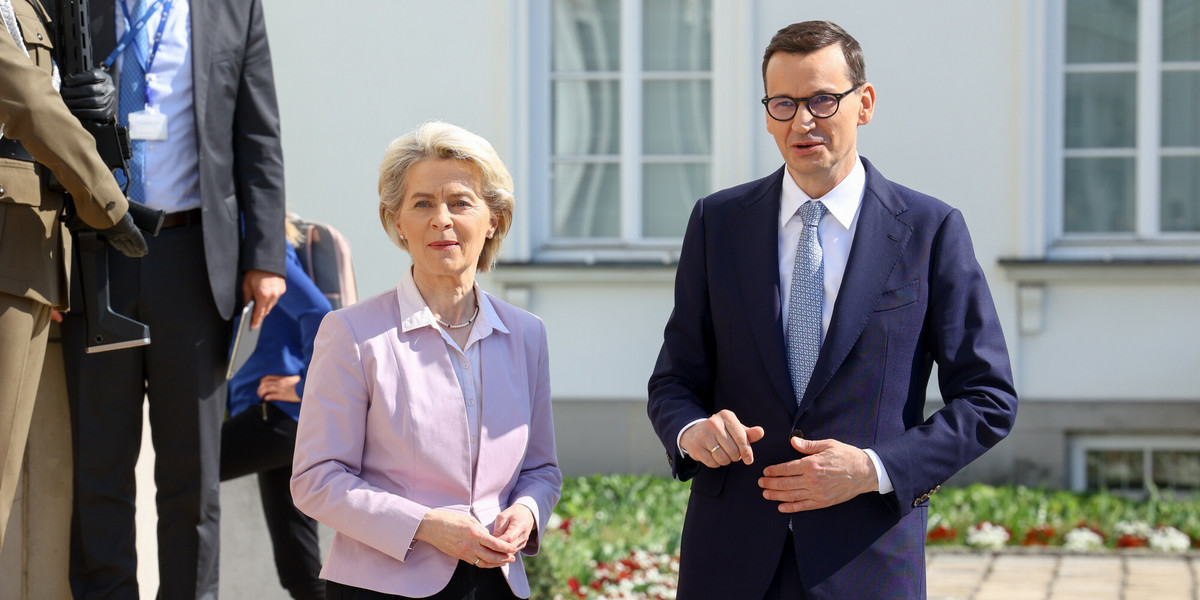 Szefowa KE Ursula von der Leyen i premier Mateusz Morawiecki.