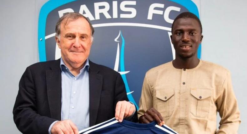 Lamine Gueye qui signe au Paris FC