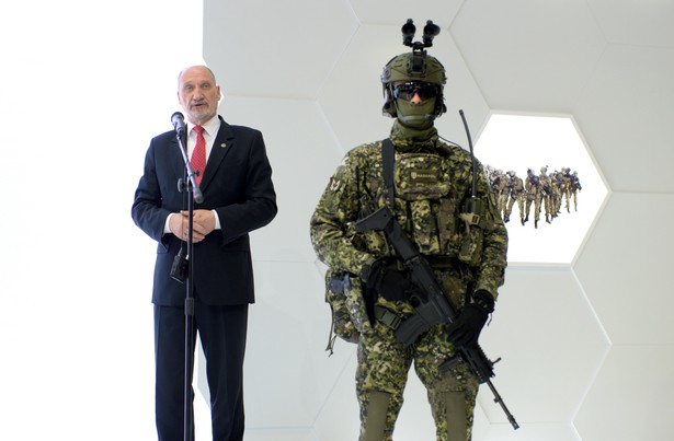 Minister obrony narodowej Antoni Macierewicz