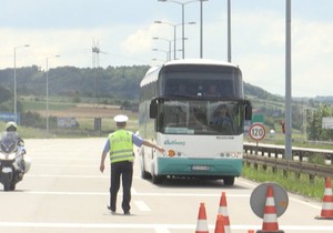 632440_kontrola-autobusa-foto-mup