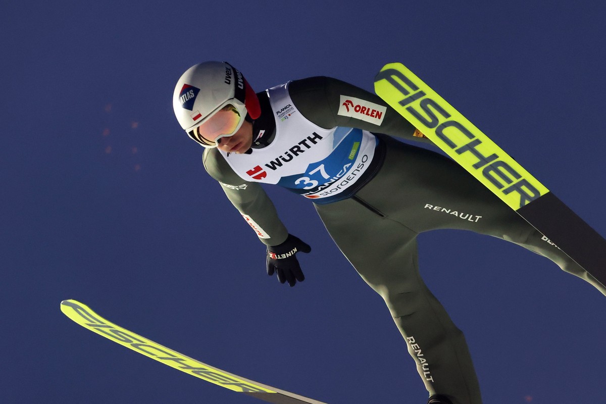 Kamil Stoch zadowolony po swoich skokach w kwalifikacjach TCS