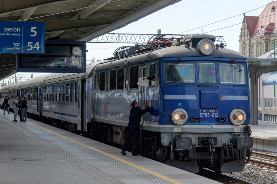 Zmiana czasu wpłynie na kursowanie 15 pociągów PKP Intercity