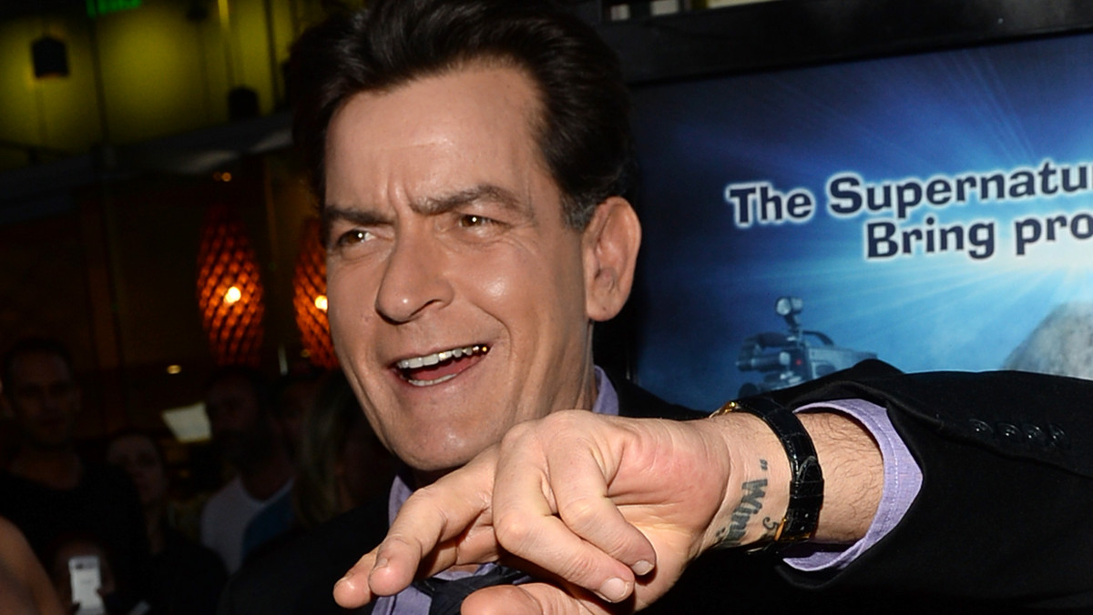 Charlie Sheen wyraził chęć powrotu do serialu "Dwóch i pół". Aktor wyznał, że chętnie ponownie wcieli się w postać Charlie'go Harpera. Jednak tak entuzjastyczni nie są producenci produkcji.