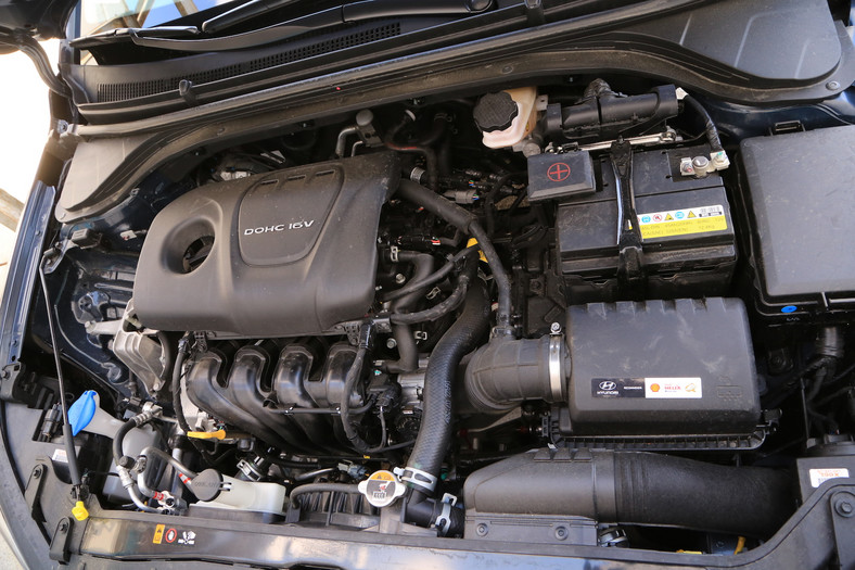 Hyundai Elantra 1.6 MPI bez zarzutu i... zachwytu (Test