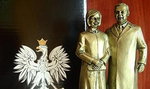 Statuetki zmarłych Kaczyńskich gadżetem polityka PiS