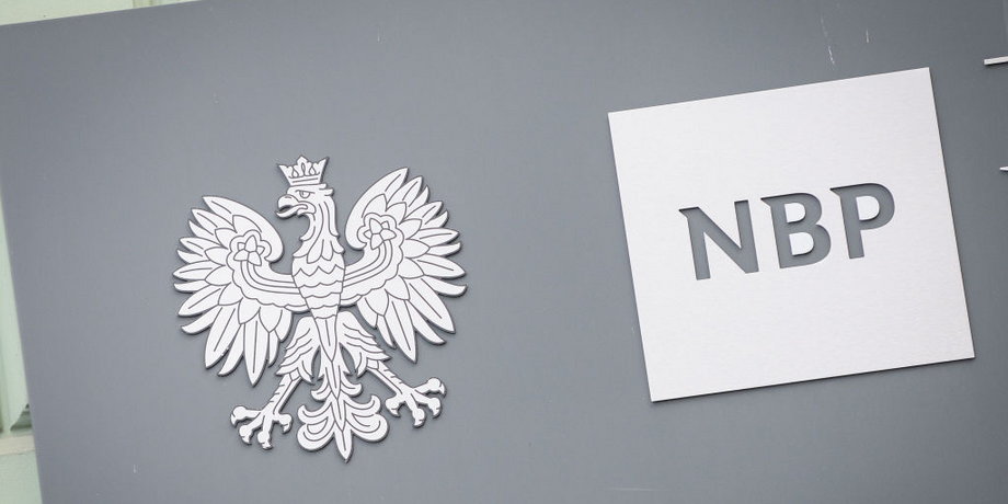 Specjalne premie z okazji Święta Niepodległości trafiły do 95 proc. pracowników Narodowego Banku Polskiego. Z raportu rocznego wynika, że w 2017 r. NBP zatrudniał 3 tys. 281 pracowników
