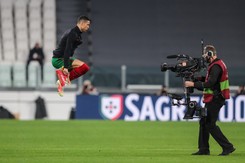 Polskie dziecko przebyło 1300 km, by dostać autograf Cristiano Ronaldo. Niestety na marne [FOTO]