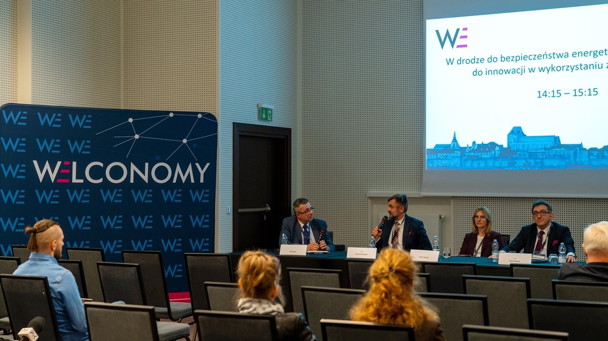 Bezpieczeństwo energetyczne Polski: OZE, węgiel czy atom?