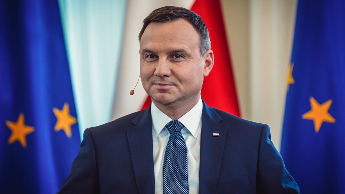 Prezydent Andrzej Duda w obliczu kolejnych pytań internautów