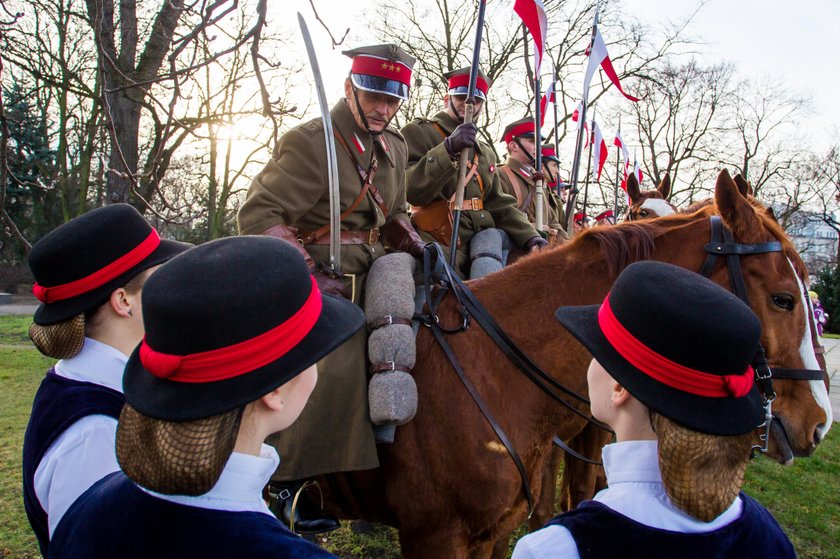 Po rezygnacji marszałka Marka Woźniaka z asysty wojskowej na obchodach rocznicy wybuchu Powstania Wielkopolskiego, Kompanię Honorową wystawi Wielkopolska Chorągiew ZHP. Grupa 32 harcerek i harcerzy będzie towarzyszyć uroczystościom 27 i 28 grudnia. Harcerz