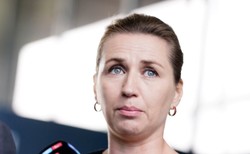 Premier Danii z naganą za spartaczony odstrzał norek