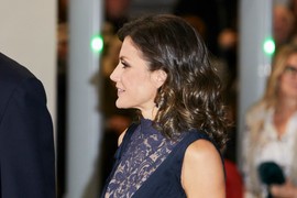 Bila je jedna od NAJPOZNATIJIH VODITELJKI U ZEMLJI, a onda je udajom došla na ČELO DRŽAVE: Postala je NAJVOLJENIJA KRALJICA, a ovako je izgledala kao prezenterka vesti