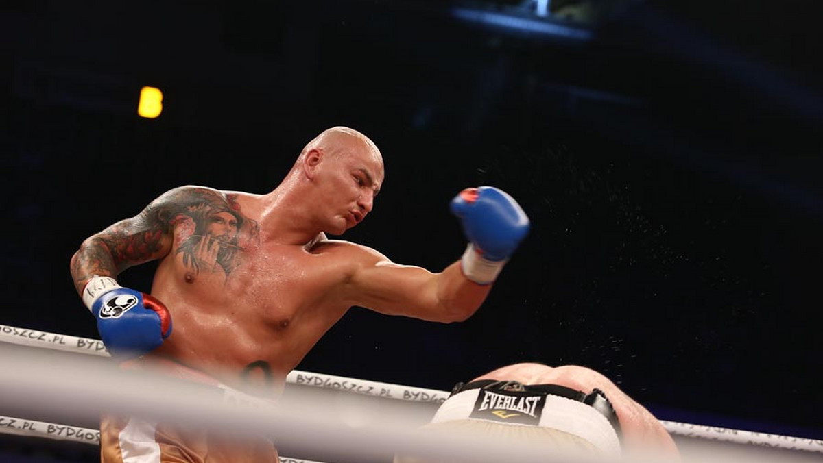 Artur Szpilka odniósł 15. zwycięstwo na zawodowym ringu. Polski pięściarz wagi ciężkiej pokonał jednogłośnie na punkty na gali Wojak Boxing Night w Bydgoszczy Amerykanina Briana Minto. Kibicom walka mogła się podobać, bo nie brakowało efektownych wymian, ale zdaniem fachowców, starcie to obnażyło słabe strony Szpilki.