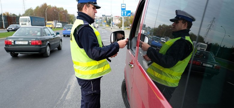 Bilans akcji "Znicz 2016". Od piątku na drogach zginęło 39 osób, blisko 1200 pijanych kierowców