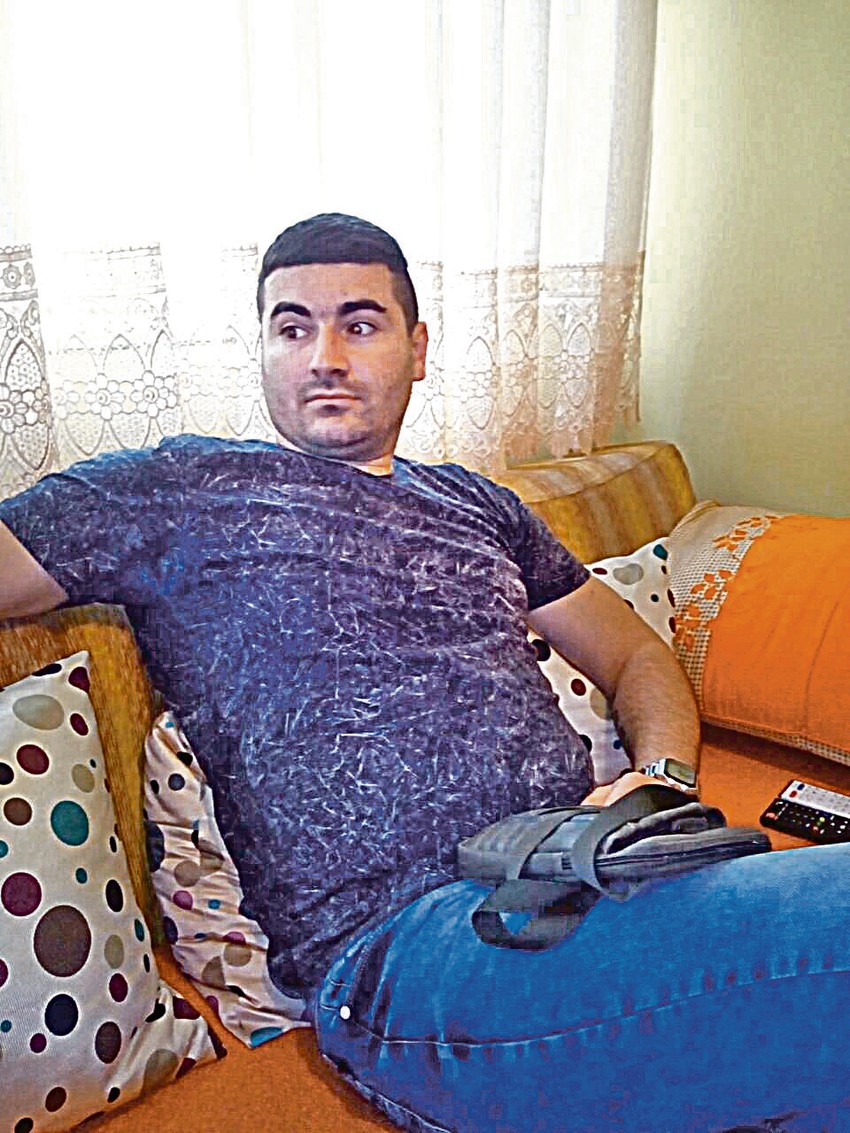 Porodica traži strožu kaznu: Ivan je 13 puta ubo nožem oca Sašu