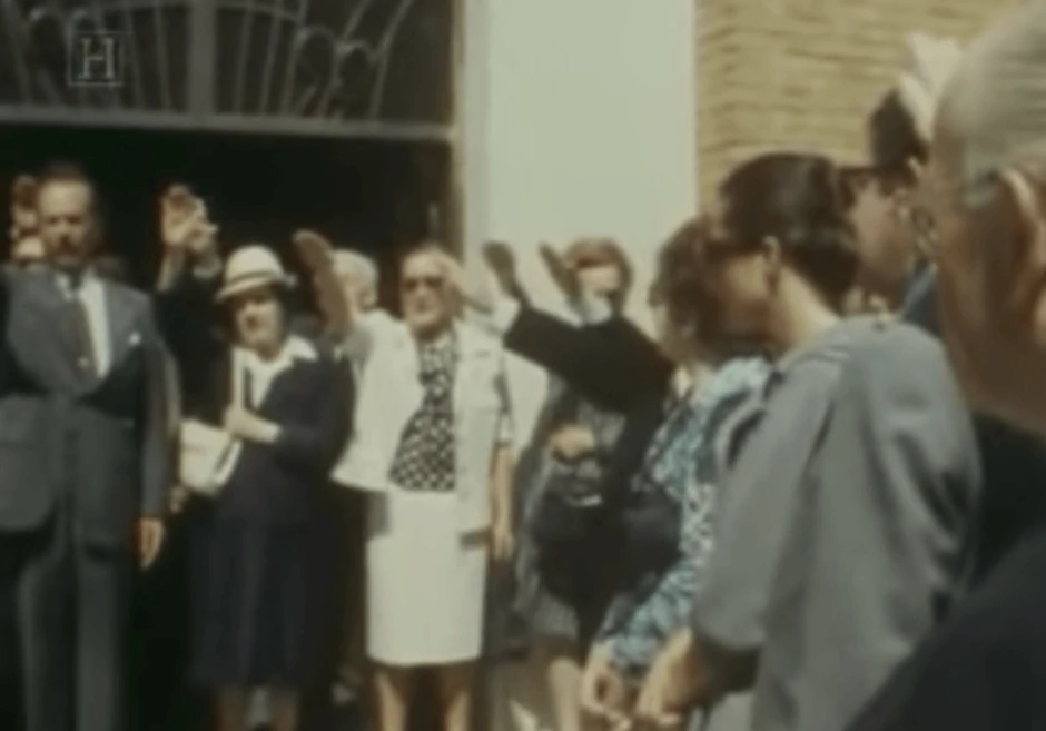 Sahrana Skorcenija uz naci pozdrav