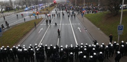 Antyrządowe protesty w rocznicę stanu wojennego. Tysiące ludzi i policjantów na ulicach!