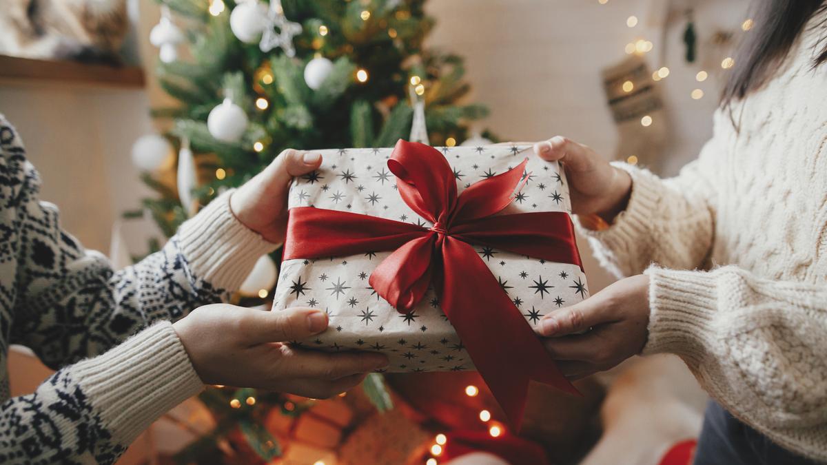 Karácsonyi ajándékok: 3 ötlet olyan embereknek, akiket nem ismersz jól -  kiskegyed.hu