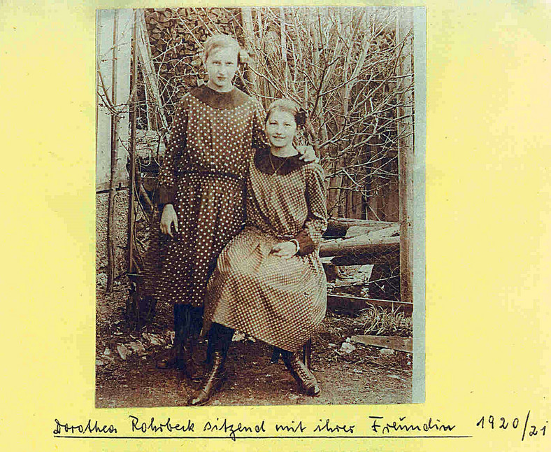 Dorothea z przyjaciółką (Z archiwum Jurgena Lieniga udostępnionego Pałacowi Książęcemu we Wleniu)