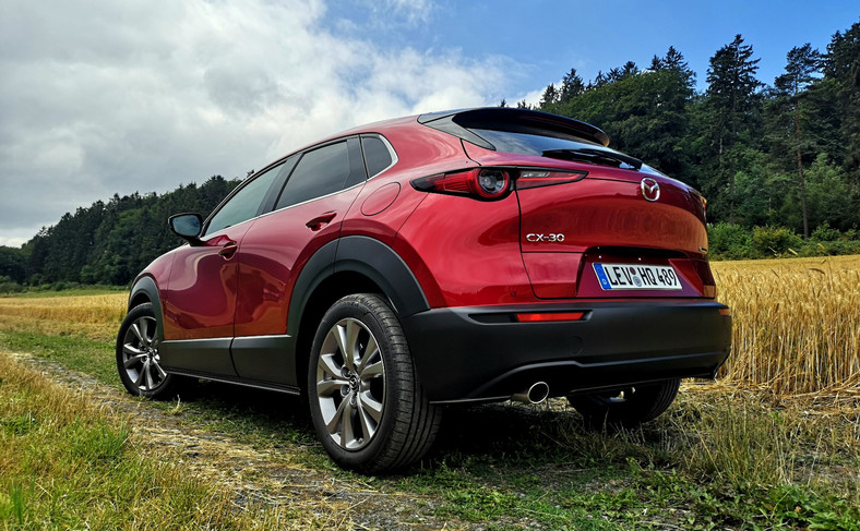 Mazda CX30 hitem i tanieje w Polsce. Nowy SUV z napędem