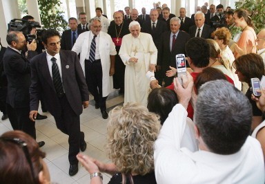 ITALY-POPE-HOSPITAL