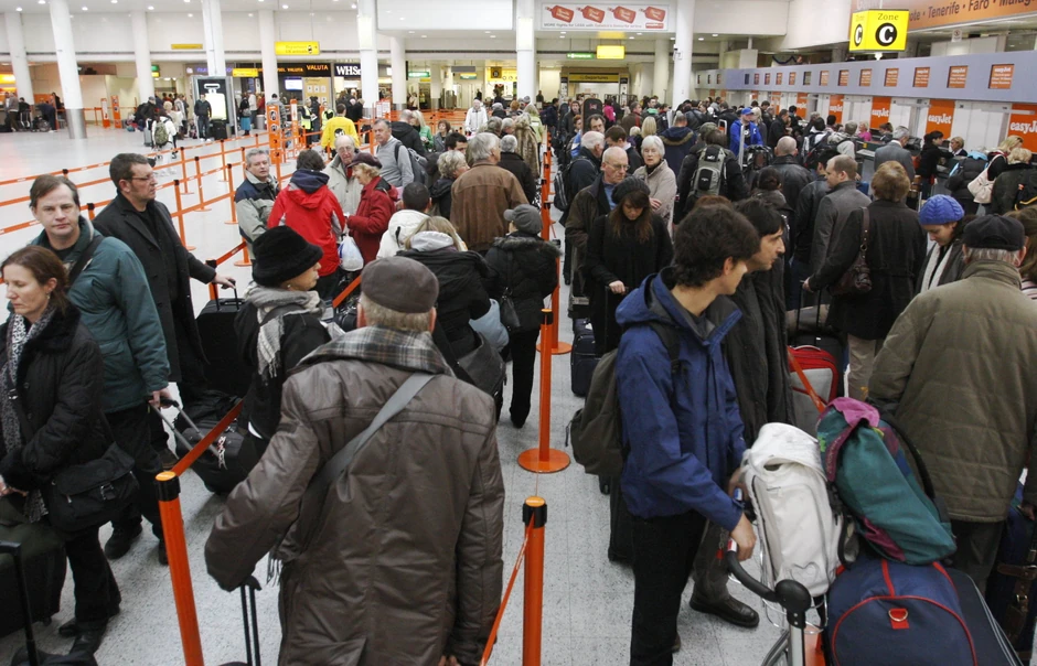 Na najvećim međunarodnim aerodromima otkazane su stotine letova