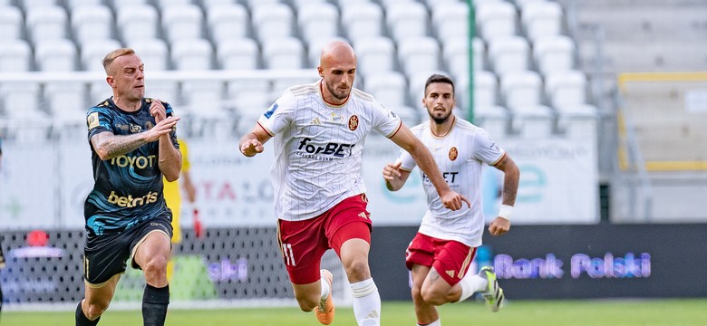 Hot(i) końcówka w Łodzi. Cudowny gol w doliczonym czasie gry dał 3 punkty [WIDEO]